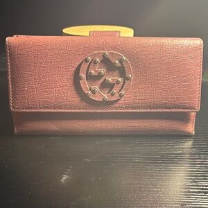 Gucci mauve Leather Wallet